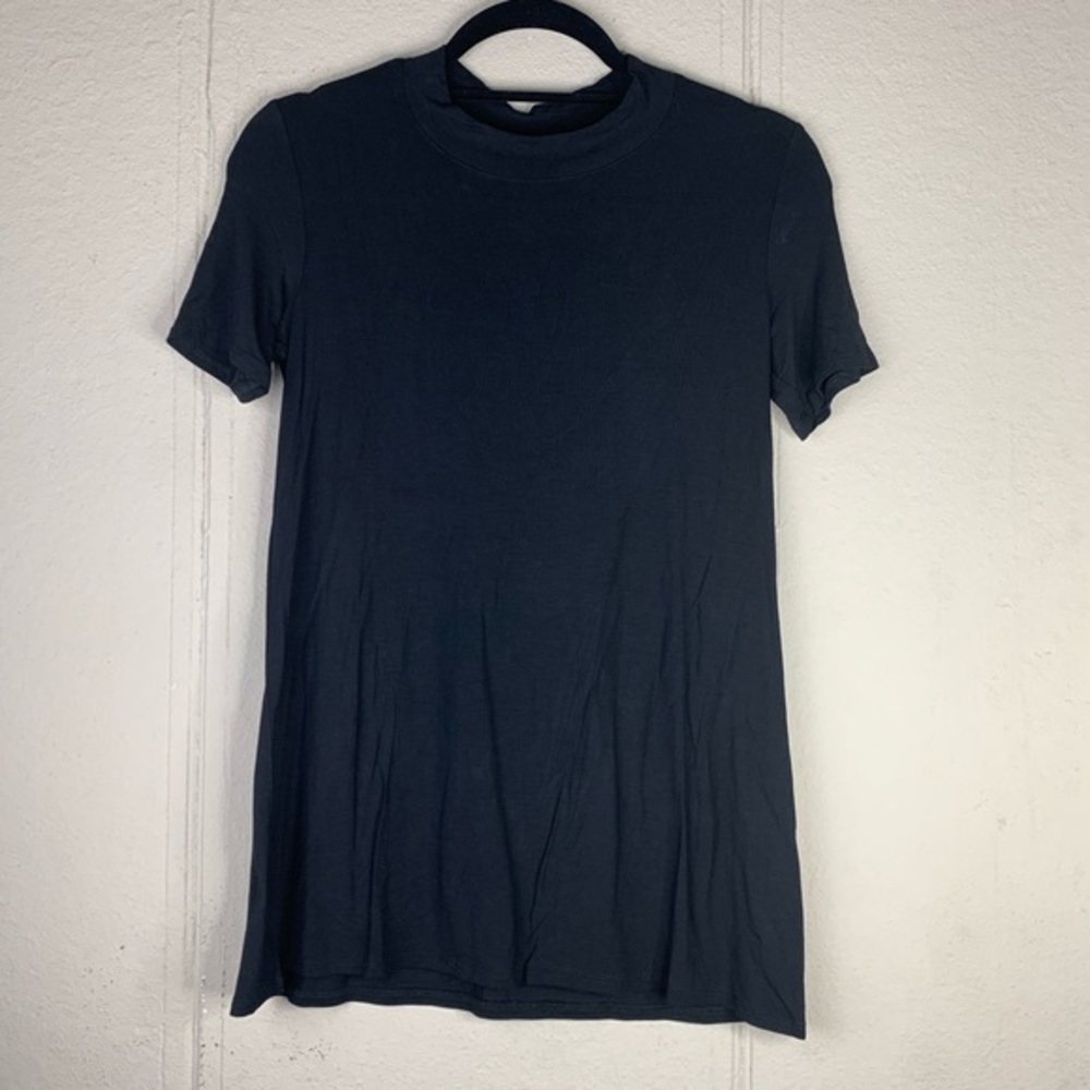 Black blouse with circle cross cross back cut out - Picture 2 of 5